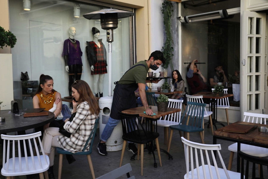 «Κόκκινο» 1 στα 2 δάνεια στην εστίαση - Στο 50,7% τα ληξιπρόθεσμα δάνεια