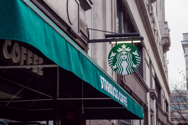 Starbucks: Έχασε σημαντικό στέλεχος με πείρα 17 ετών