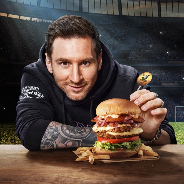 Το Hard Rock Cafe παρουσίασε το Messi Burger εμπνευσμένο από τον Lionel Messi