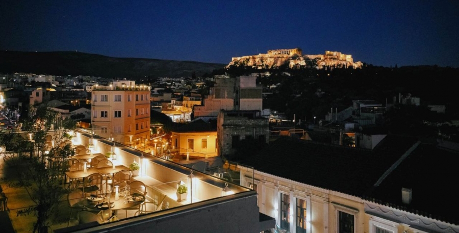 Νέα άφιξη: Το Mira Me Athens Rooftop Restaurant &amp; Bar δίνει γευστικά ραντεβού στα ψηλά!