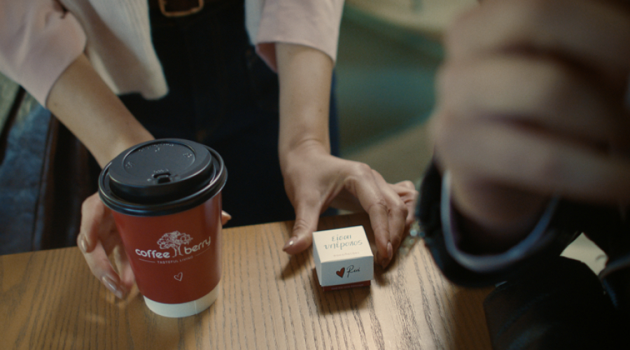 Coffee Berry: Νέα καμπάνια με πρωταγωνιστή τα limited edition ποτήρια