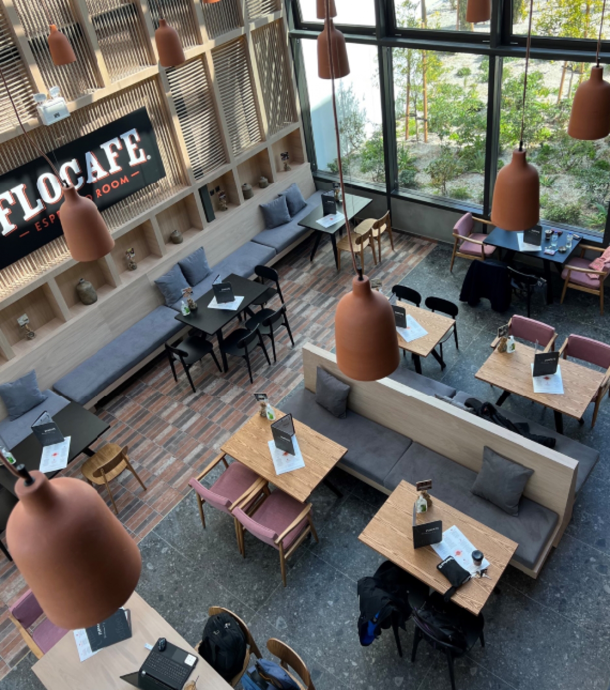Νέο Flocafe Espresso Room βιοκλιματικού σχεδιασμού στο River West Open