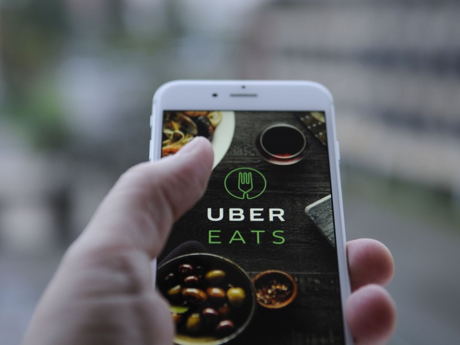 Delivery Platforms: Tι προσφέρουν οι Doordash, Uber Eats και Grubhub