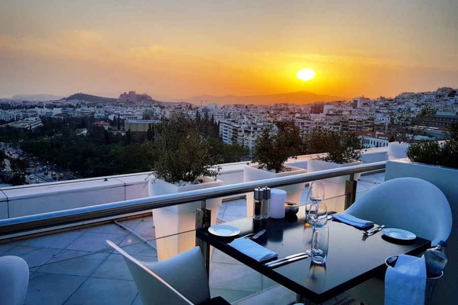 Hilton - Μ.Βρεταννία:Τα εστιατόρια είναι διαθέσιμα μόνο για τους πελάτες- Γιατί λένε όχι στο delivery