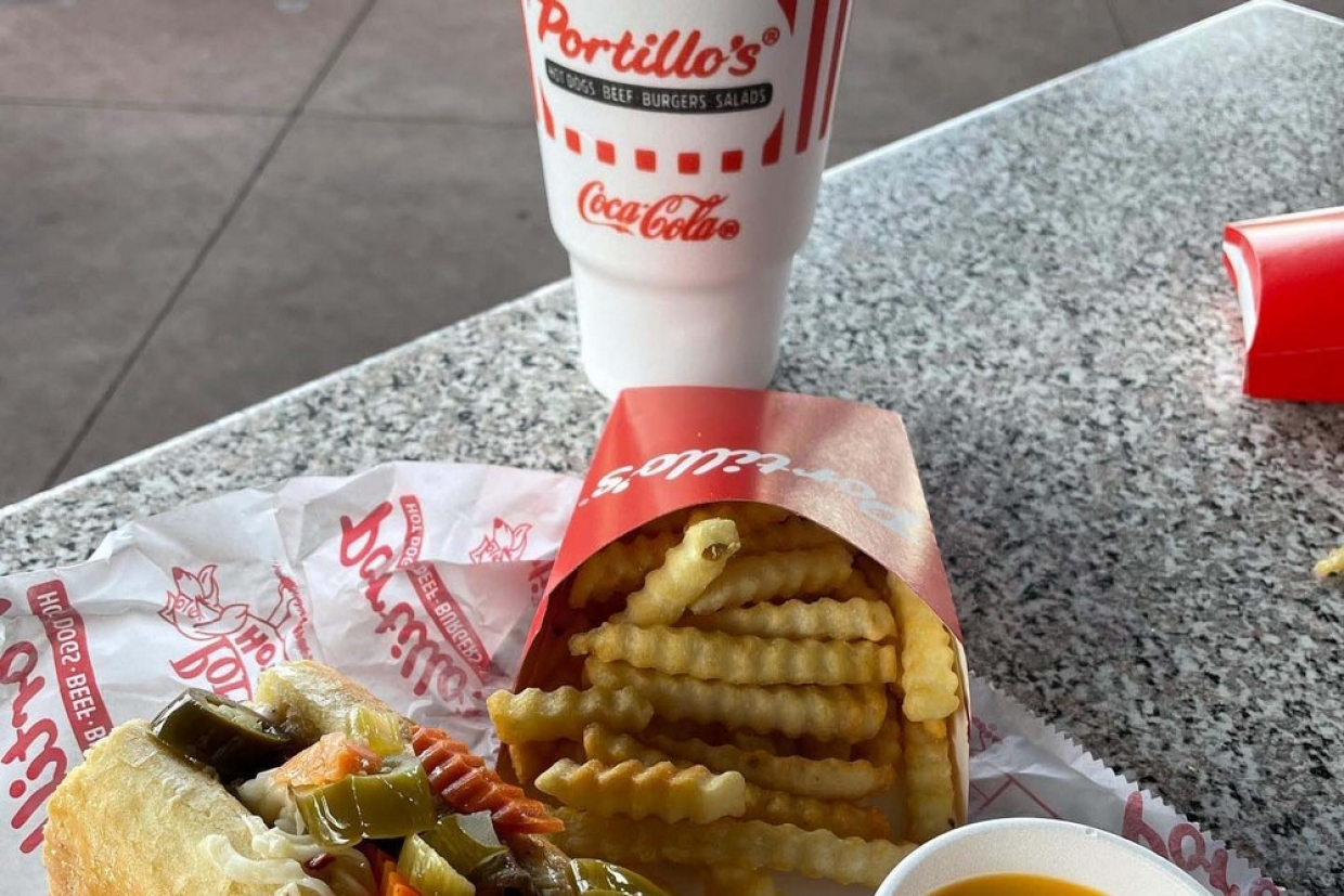 Η Portillo&#039;s έκανε αυξήσεις 20% για να κρατήσει το προσωπικό