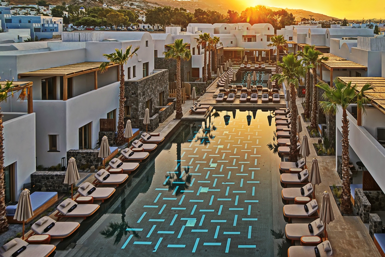 Ανοίγει τις πύλες του το Radisson Blu Zaffron Resort στη Σαντορίνη