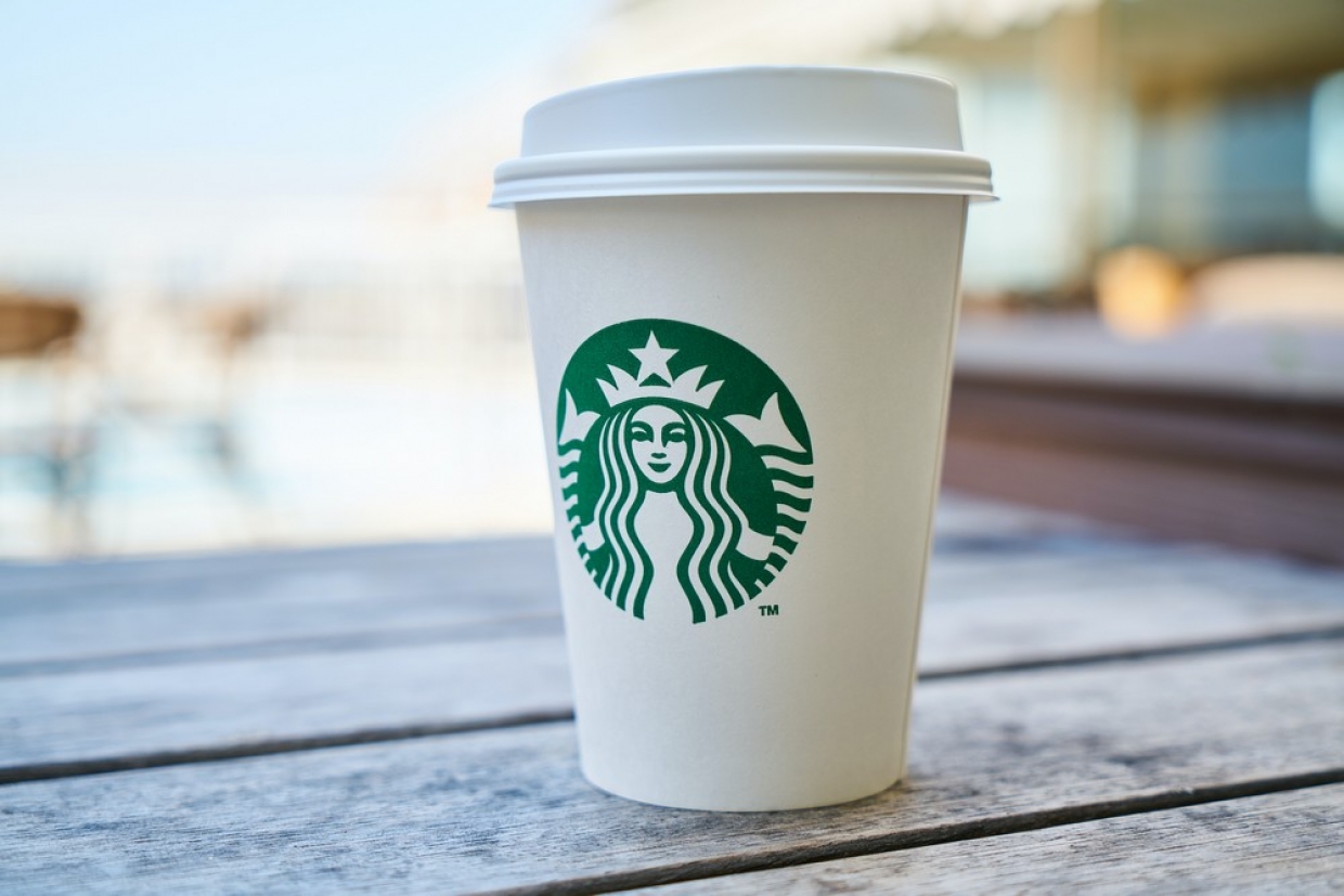 Η Starbucks &quot;έκλεψε&#039; στέλεχος των McDonald&#039;s και ετοιμάζει τεχνολογικό μετασχηματισμό