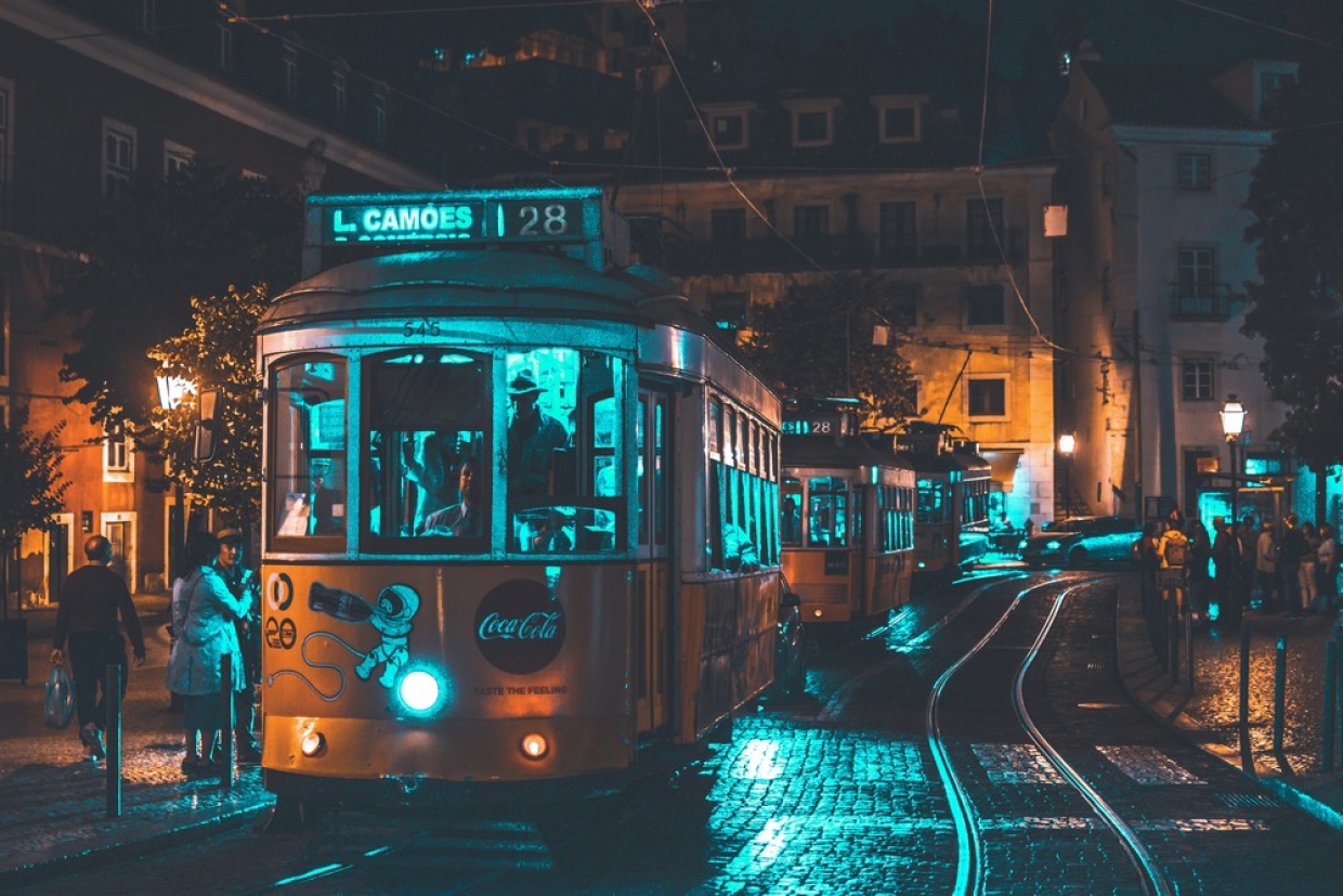 Πορτογαλία: Κλείνει νυχτερινά κέντρα και μπαρ